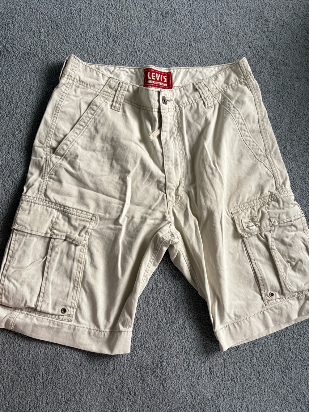 Levi's Men's Off-White Cargo Shorts 34W